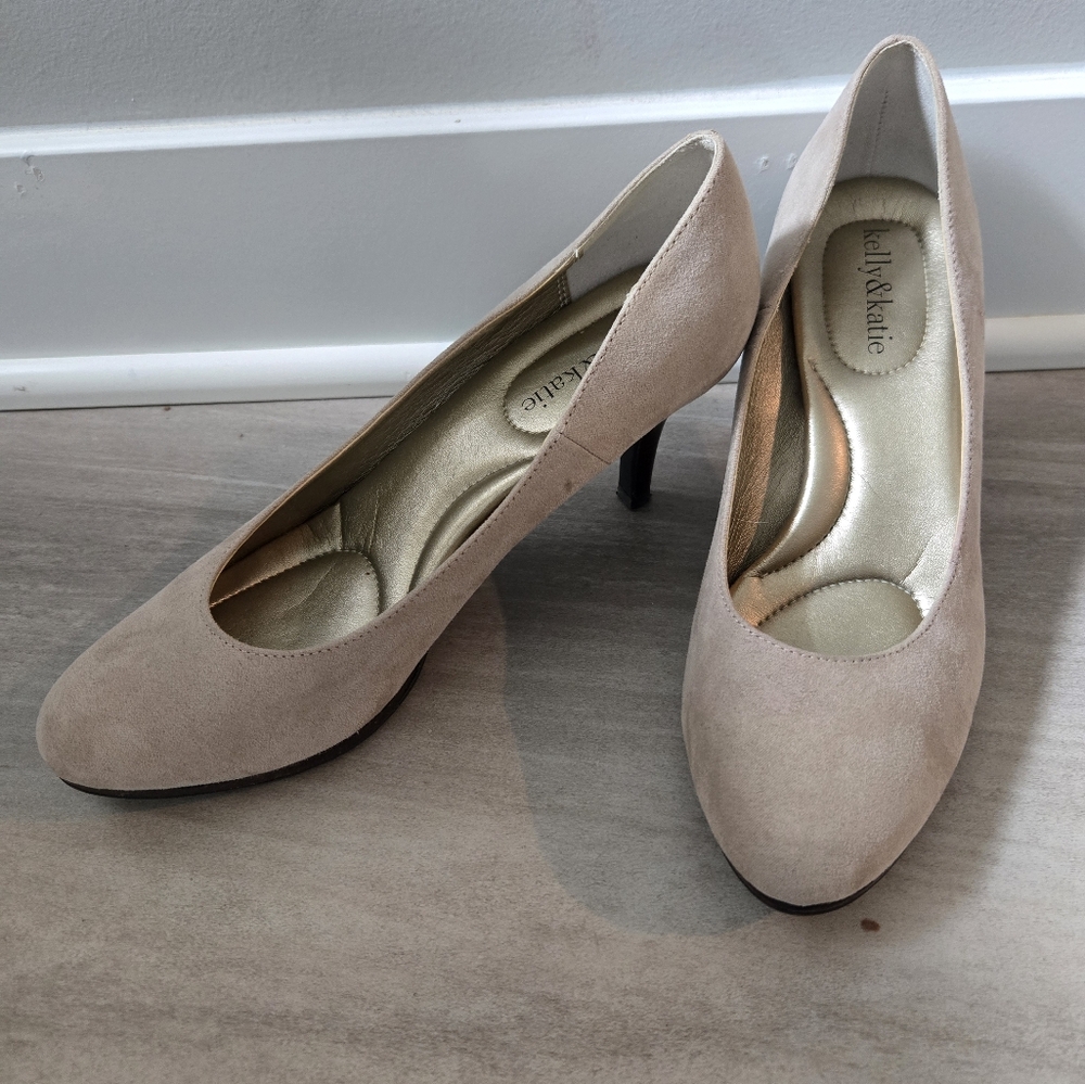 Kelly & Katie Cream Heels Elegant Design